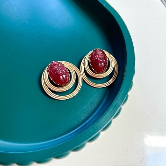 Unique Vintage 1970s Carnelian Egyptian Revial Engraved Scarab Beetle Earrings - Picture 4 of 6
